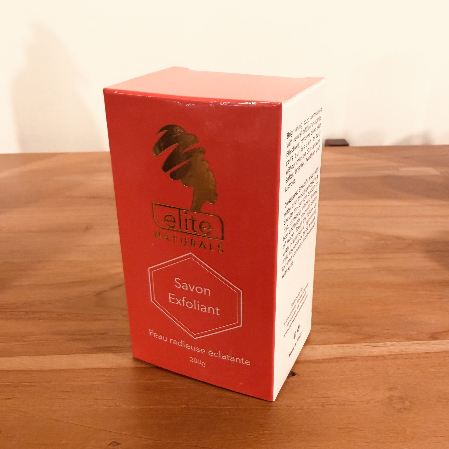 Exfoliating Soap with Apricot grains (Madam Glow)
